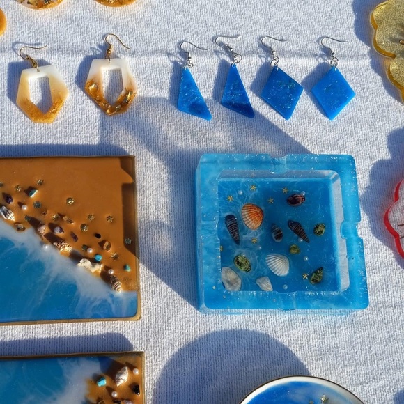 Ocean-theme Resin Ashtray. - Picture 5 of 5